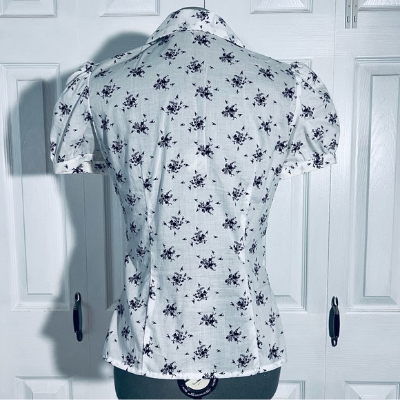 Hand Sewn Button Floral Top - Picture 3 of 8